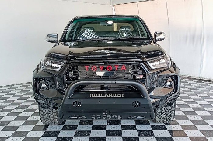 TOYOTA HILUX full