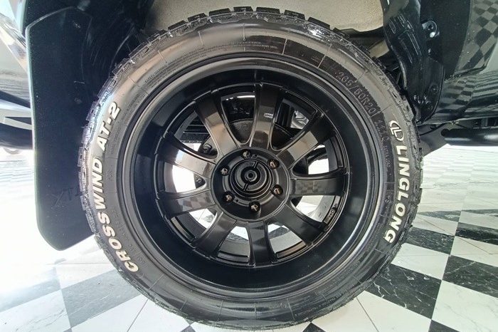 TOYOTA HILUX full
