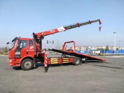 FAW TOW TRUCK WITH CRANE full