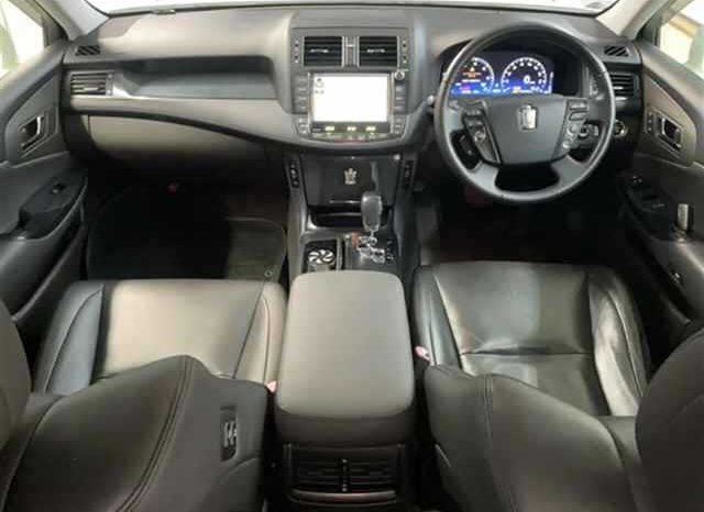 TOYOTA CROWN HYBRID full