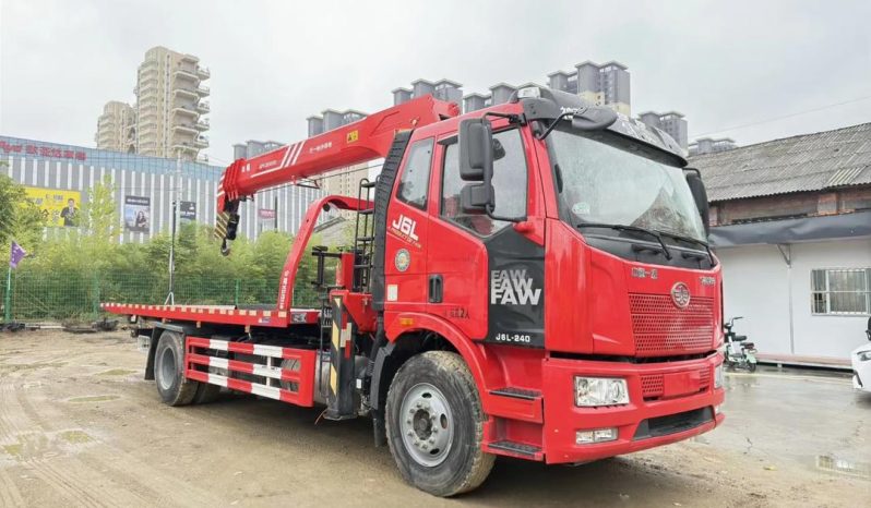 FAW TOW TRUCK WITH CRANE full