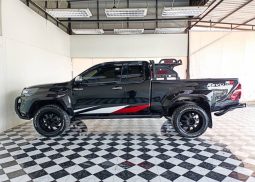 TOYOTA HILUX full