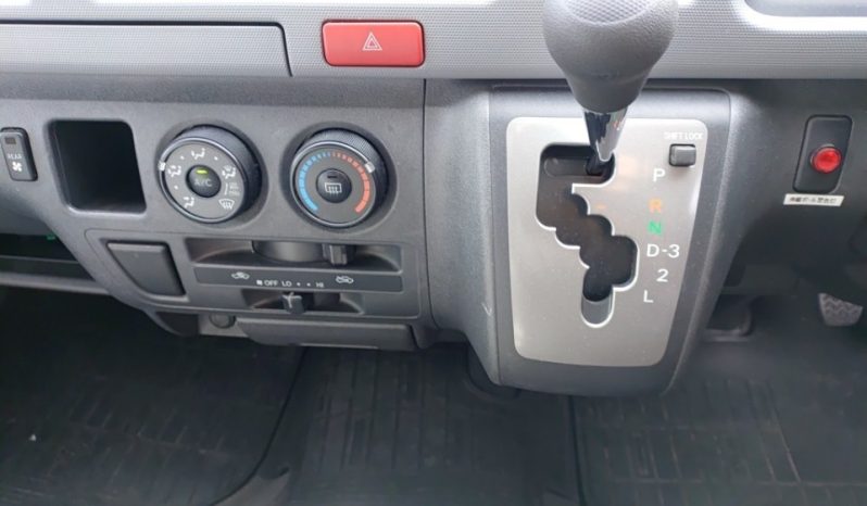 TOYOTA HIACE full