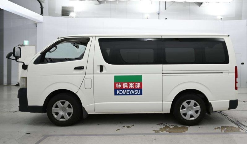 TOYOTA HIACE full