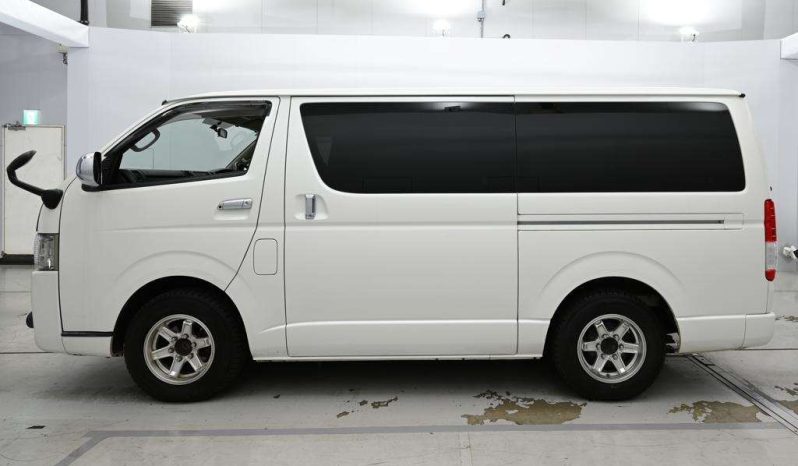 TOYOTA HIACE full