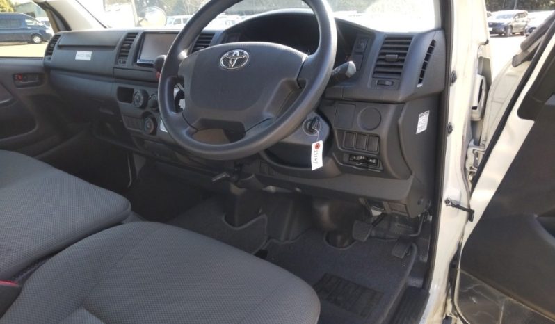 TOYOTA HIACE full