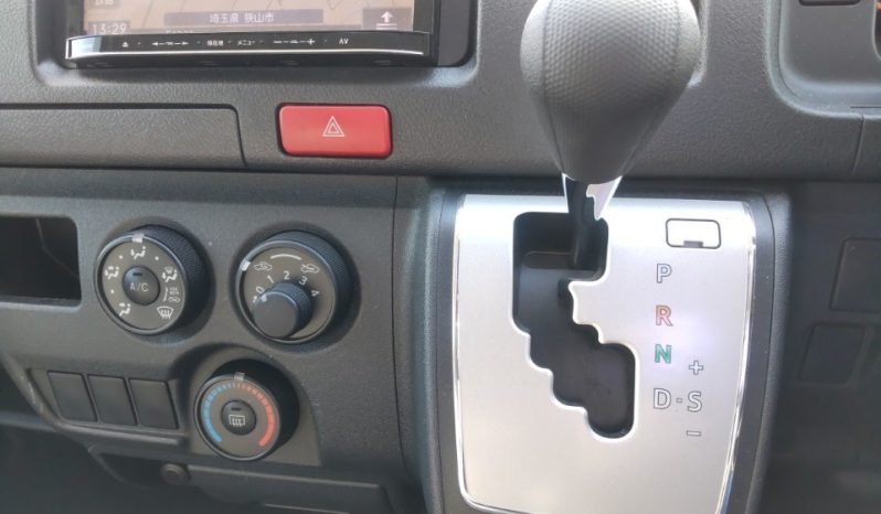TOYOTA HIACE full