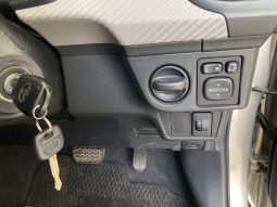 TOYOTA COROLLA AXIO full