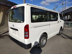 TOYOTA HIACE full