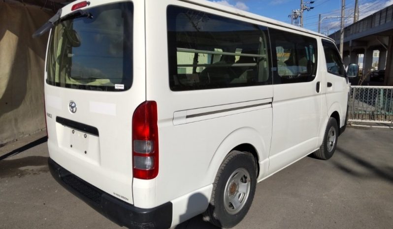 TOYOTA HIACE full