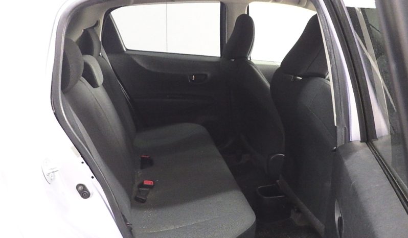 TOYOTA VITZ full