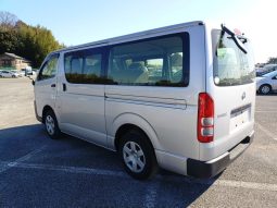 TOYOTA HIACE full