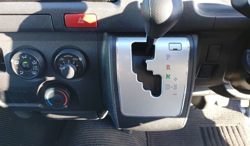 TOYOTA HIACE full