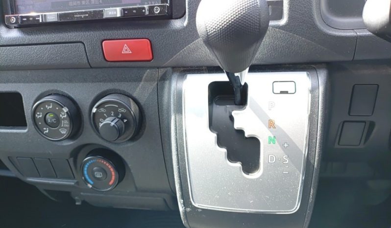 TOYOTA HIACE full