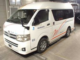 TOYOTA HIACE full