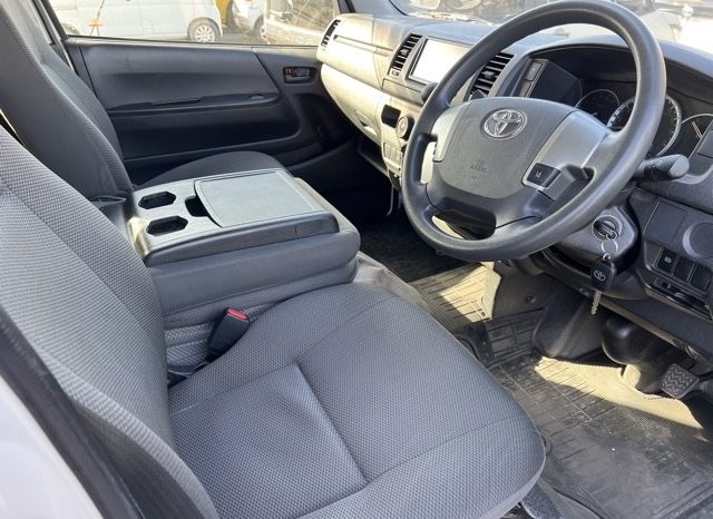 TOYOTA HIACE full