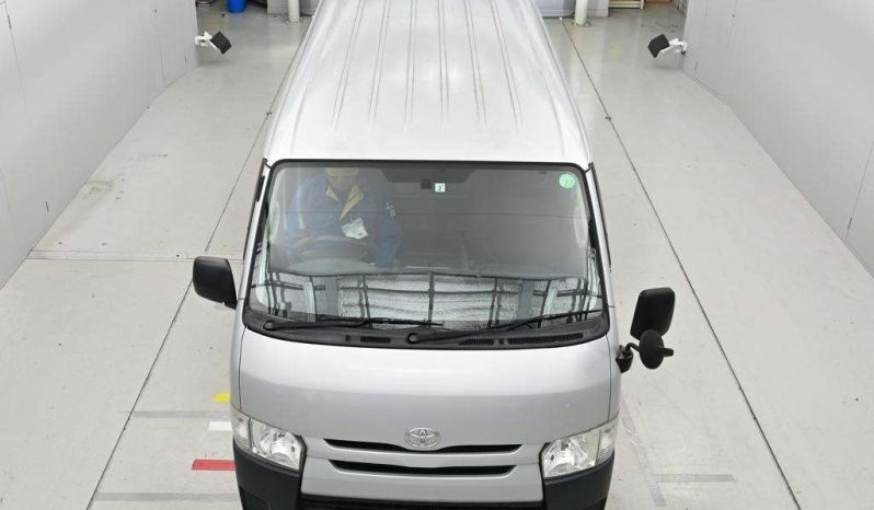 TOYOTA HIACE full