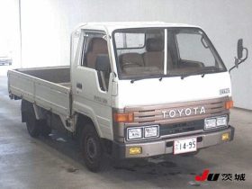 TOYOTA DYNA