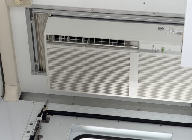 MITSUBISHI CANTER full