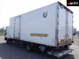 MITSUBISHI FUSO FIGHTER full