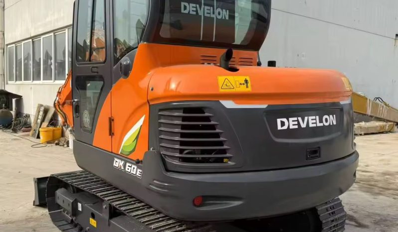 DEVELON  DX60-E full