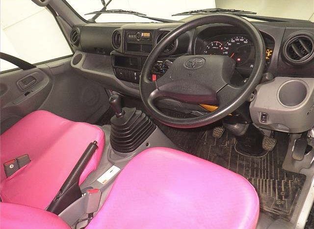 TOYOTA DYNA full