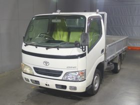 TOYOTA DYNA