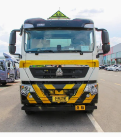 HOWO OIL TANKER