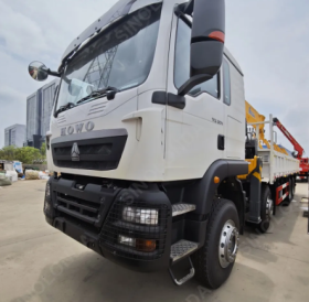 HOWO CRANE TRUCK