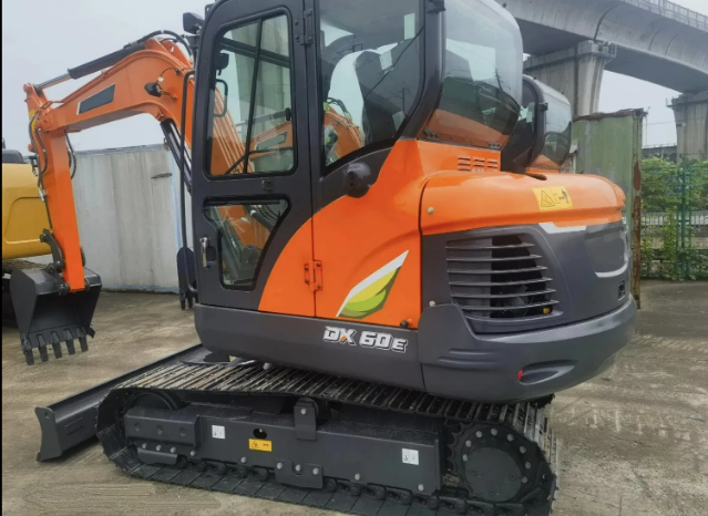 DEVELON DX60 full