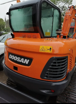 DEVELON MINI EXCAVATOR full