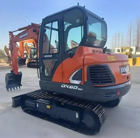 DEVELON DX60 full