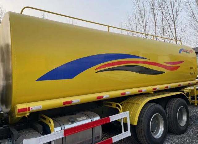 HOWO WATER TANKER TRUCK full