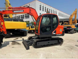 DEVELON EXCAVATOR full