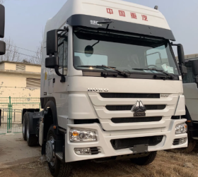 HOWO TRACTOR TRUCK