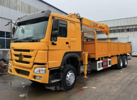 HOWO CRANE TRUCK