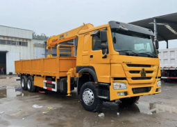 HOWO CRANE TRUCK full