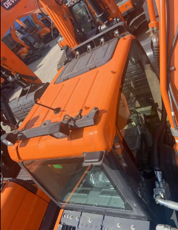 DEVELON Dx400LC-7b CRAWLER EXCAVATOR full