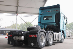 BEIBEN TRACTOR TRUCK full