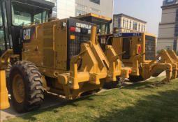 CATERPILLAR 140K ROAD GARDER full