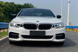 BMW SEDAN 530li full