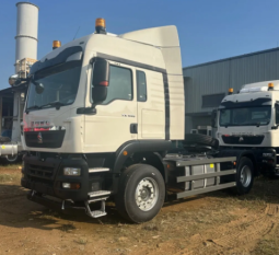 HOWO Tx440 TRACTOR TRUCK full