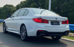 BMW SEDAN 530li full