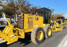 CATERPILLAR 140H GRADER