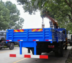 DONGFENG CRANE TRUCK full