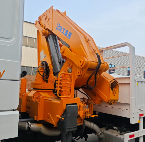 SHACMAN CRANE TRUCK full